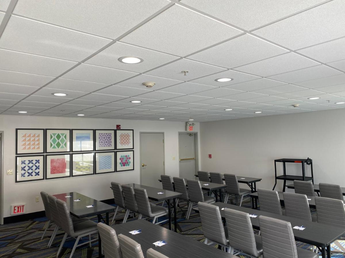 Holiday Inn Express Hotel & Suites Weston By Ihg מראה חיצוני תמונה
